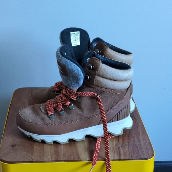 Sorel Shoes - Sorel Brown Lace-Up Winter Boots, Sz 9